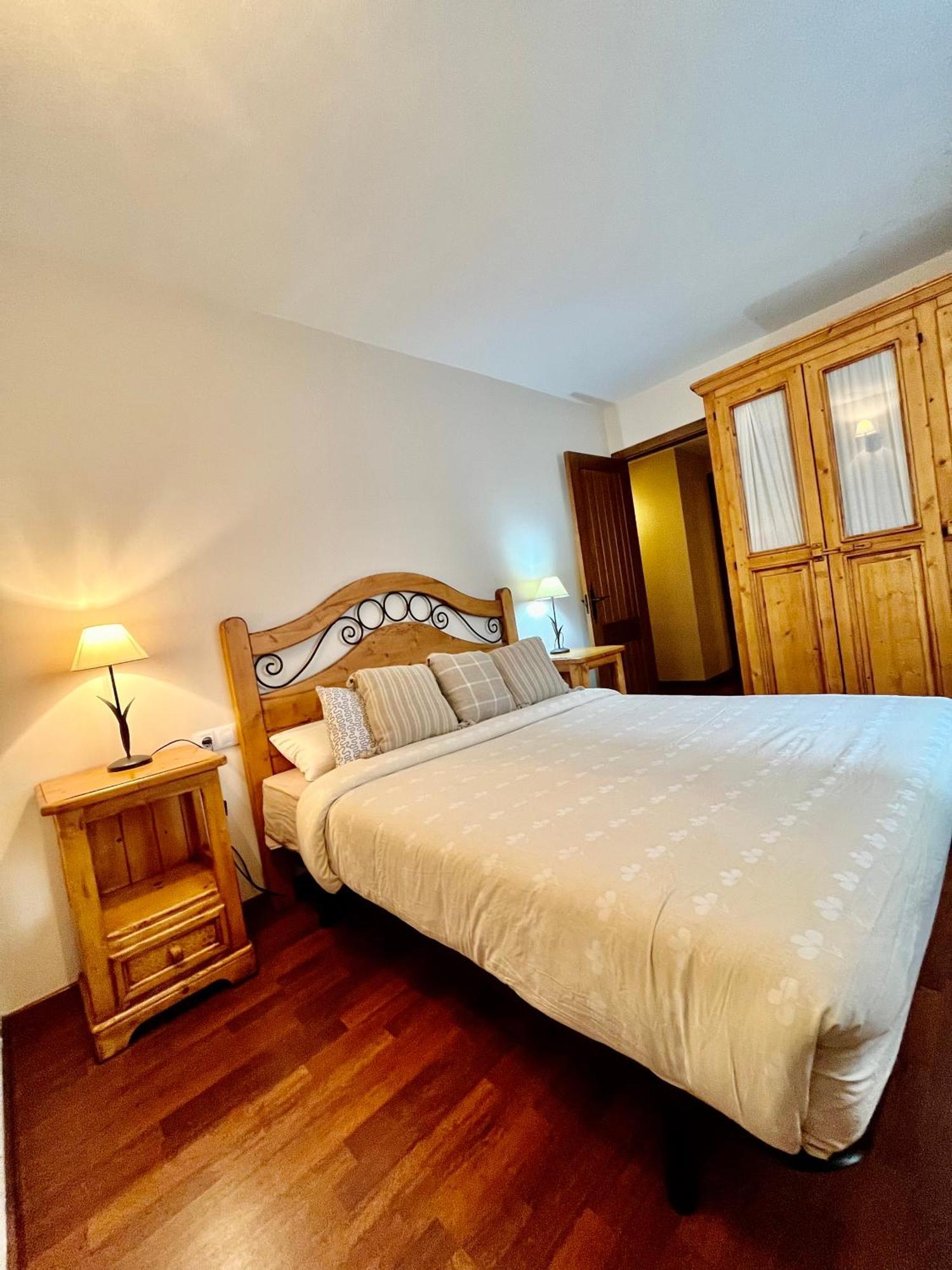 Luxury House Valencia D'Aneu Appartement Buitenkant foto