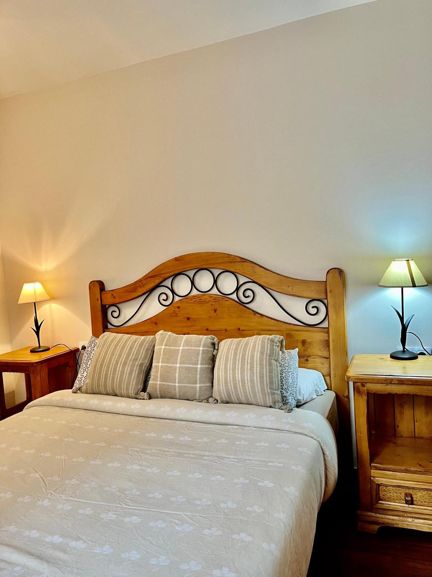 Luxury House Valencia D'Aneu Appartement Buitenkant foto