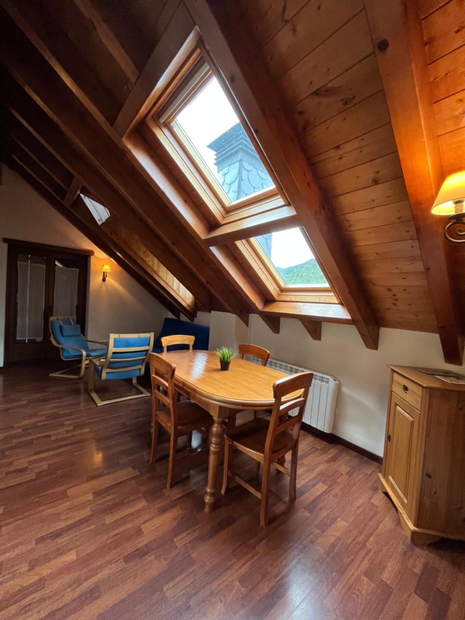 Luxury House Valencia D'Aneu Appartement Buitenkant foto
